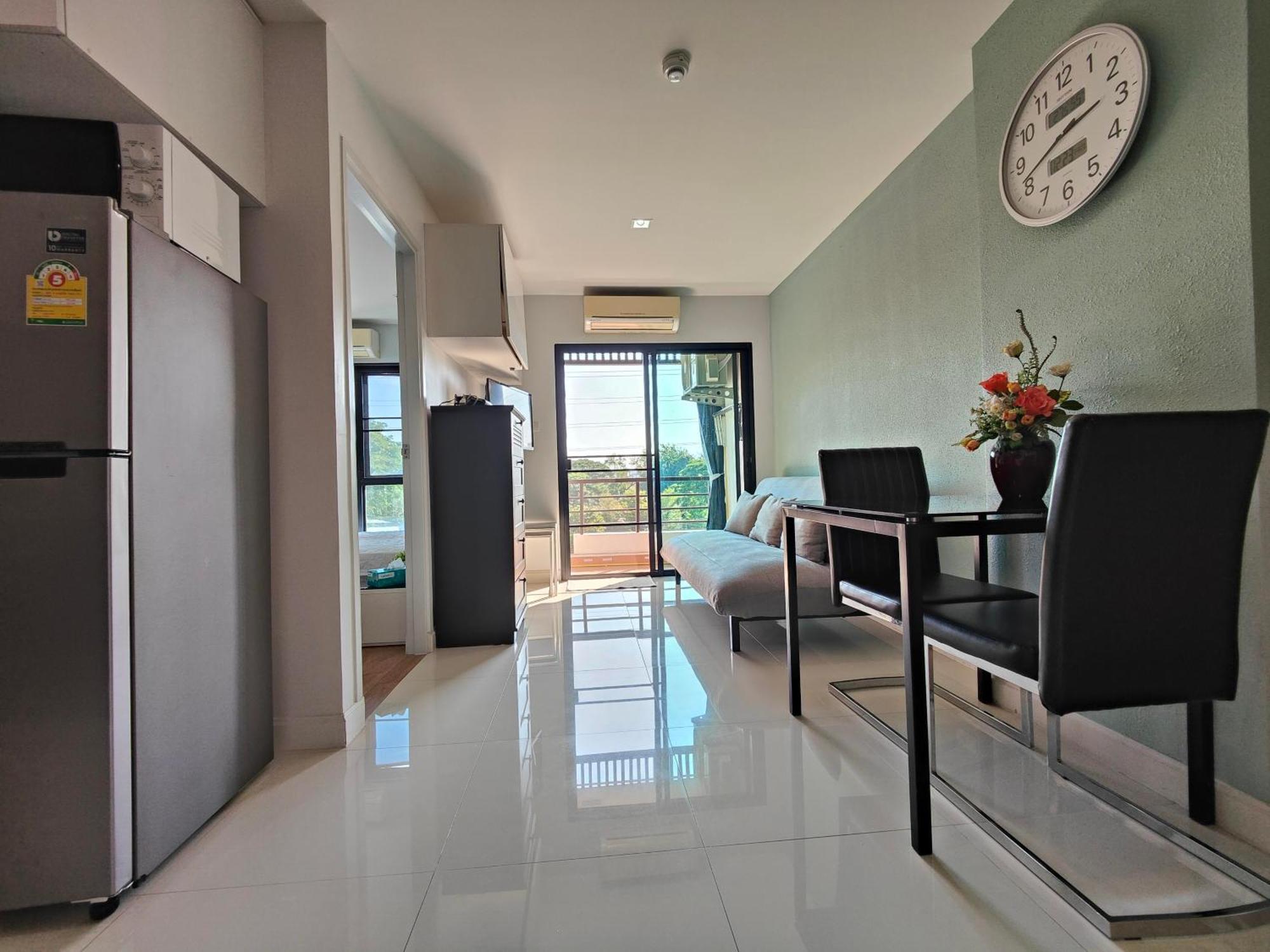 Blue And Farang Homes *