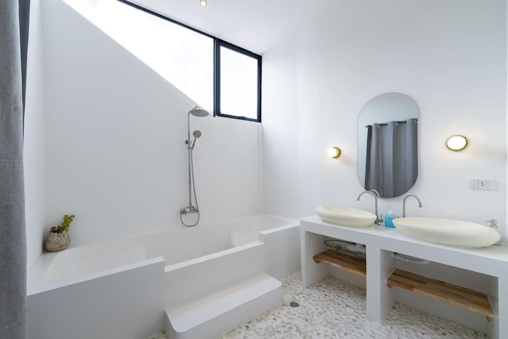Stunning Pool - In Old Town *