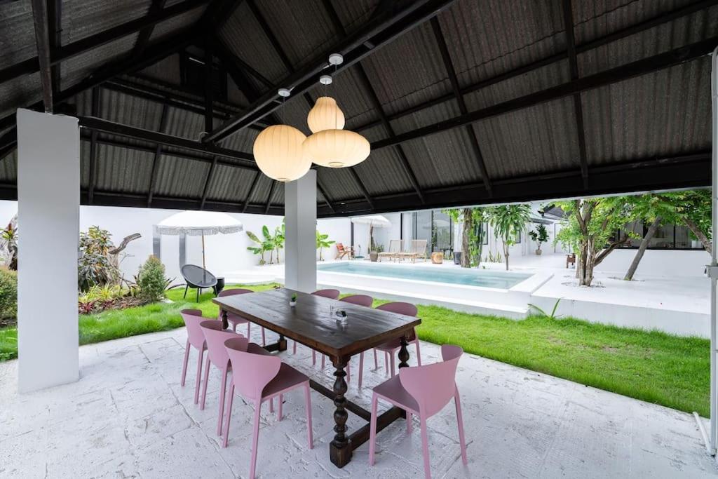 Stunning Pool - In Old Town Villa *