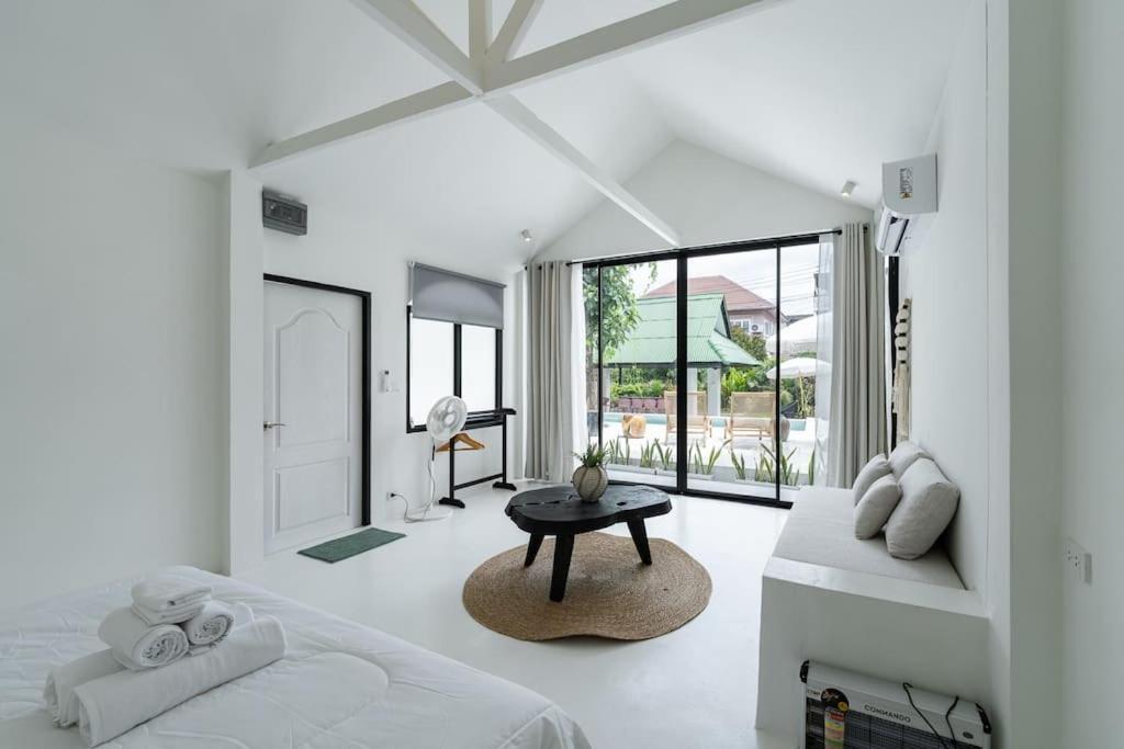 Villa Stunning Pool - In Old Town Chiang Mai