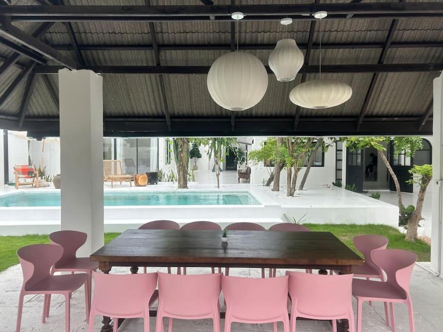 Stunning Pool - In Old Town Villa *