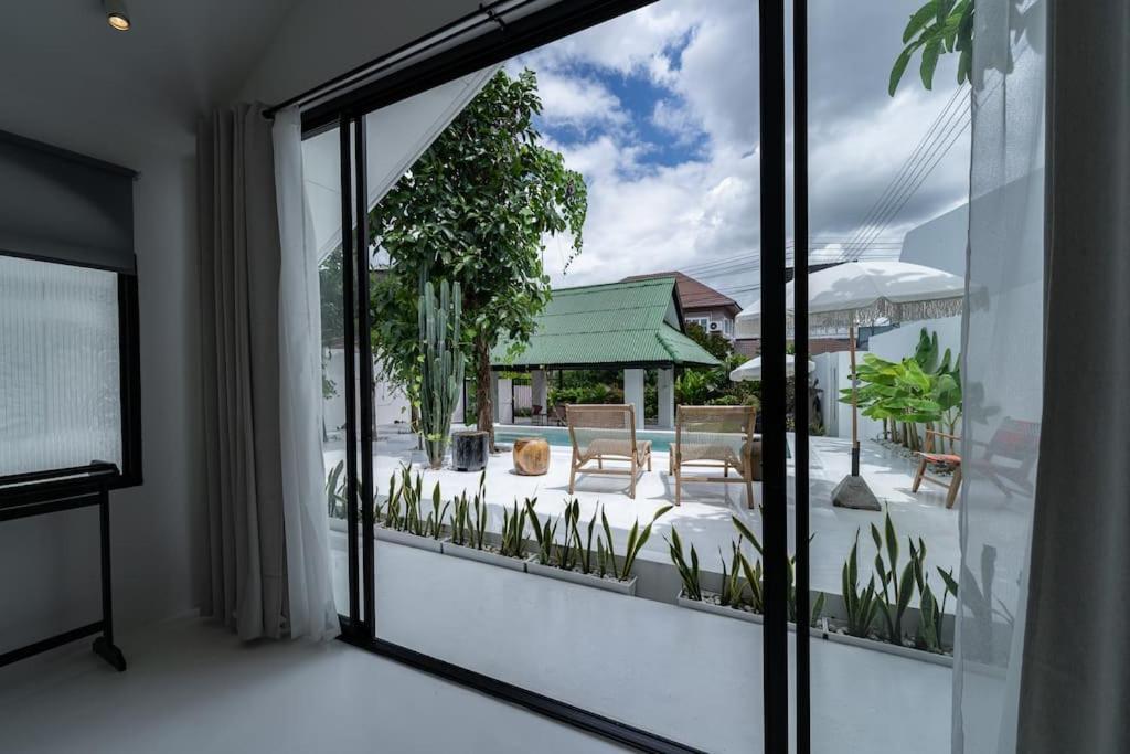Villa Stunning Pool - In Old Town Chiang Mai
