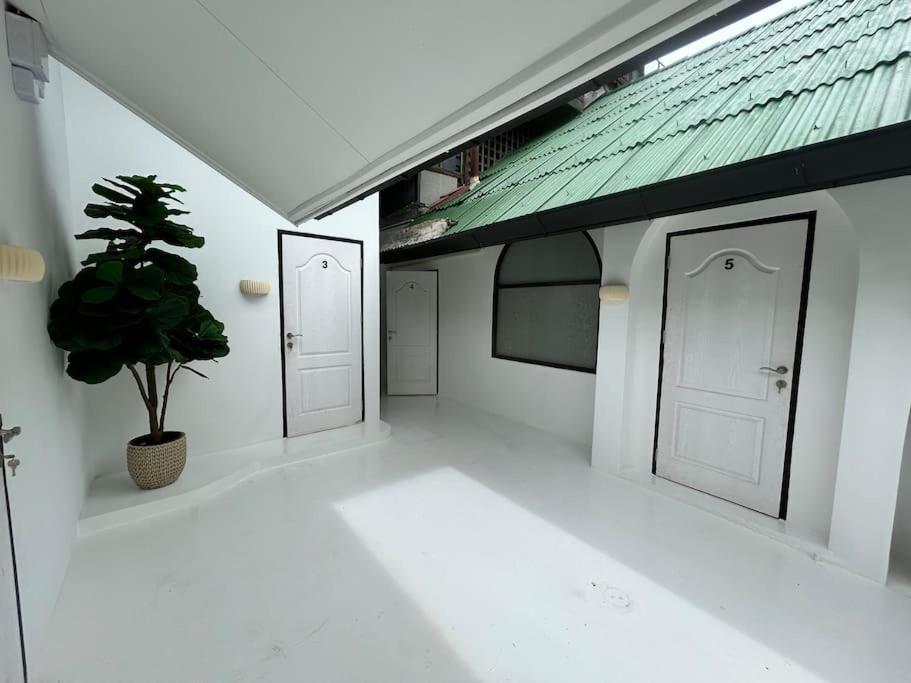 Villa Stunning Pool - In Old Town Chiang Mai