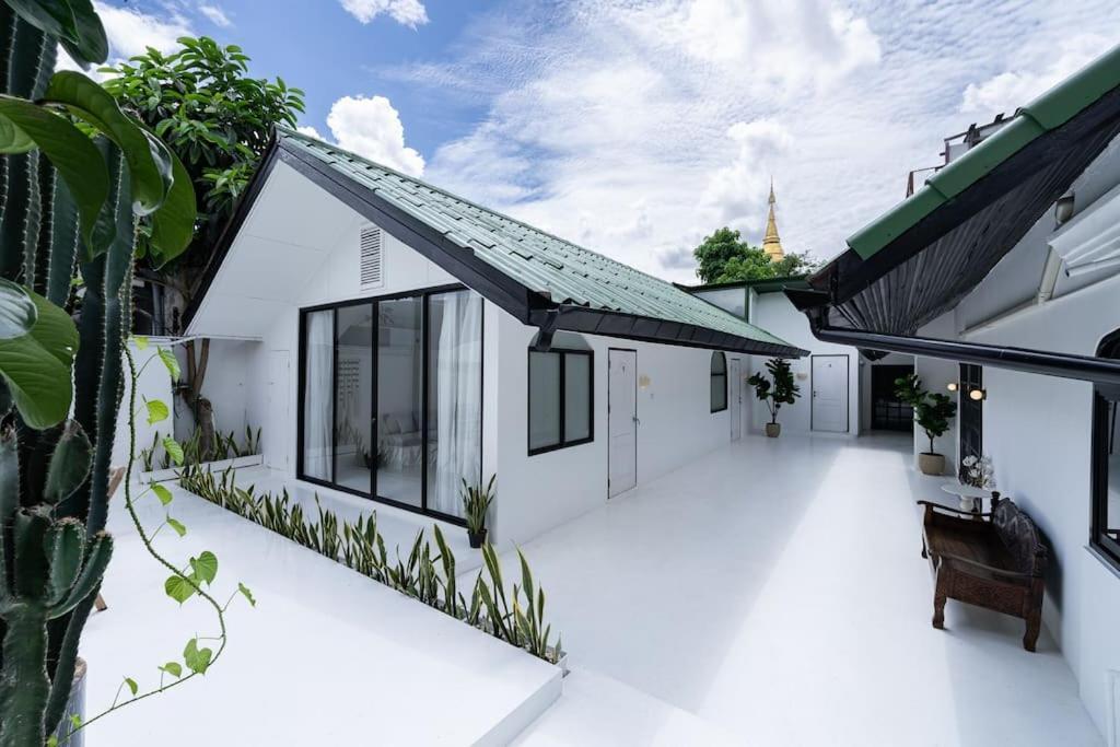 Stunning Pool - In Old Town Villa *