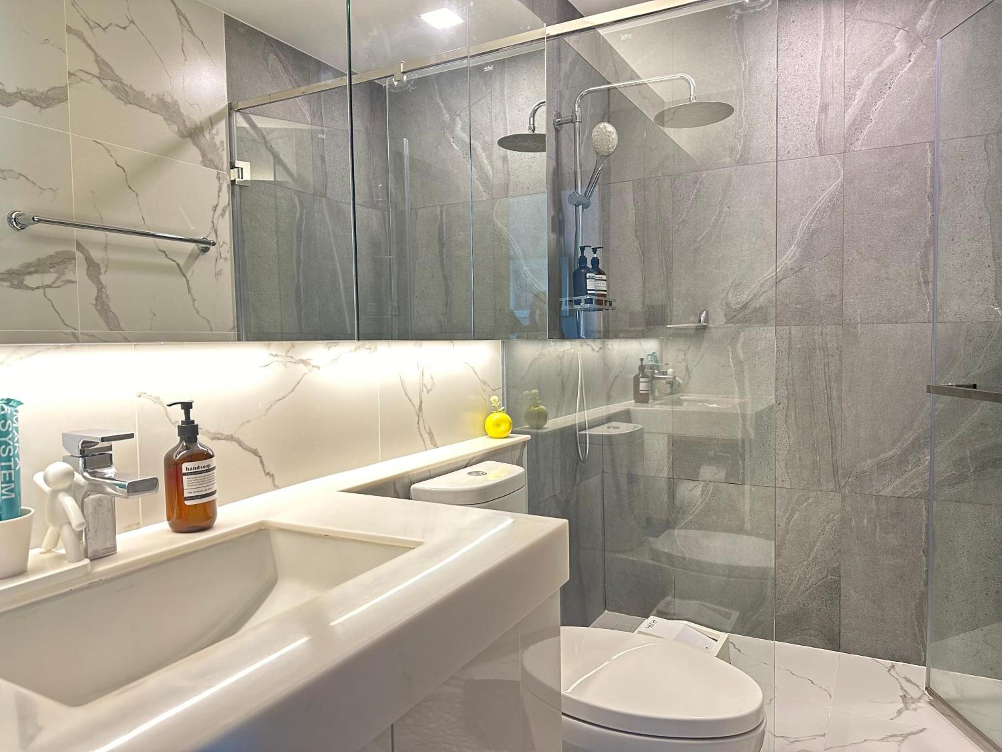 New & Cozy 2 Bedroom @ The Astra Sky River Apartment *