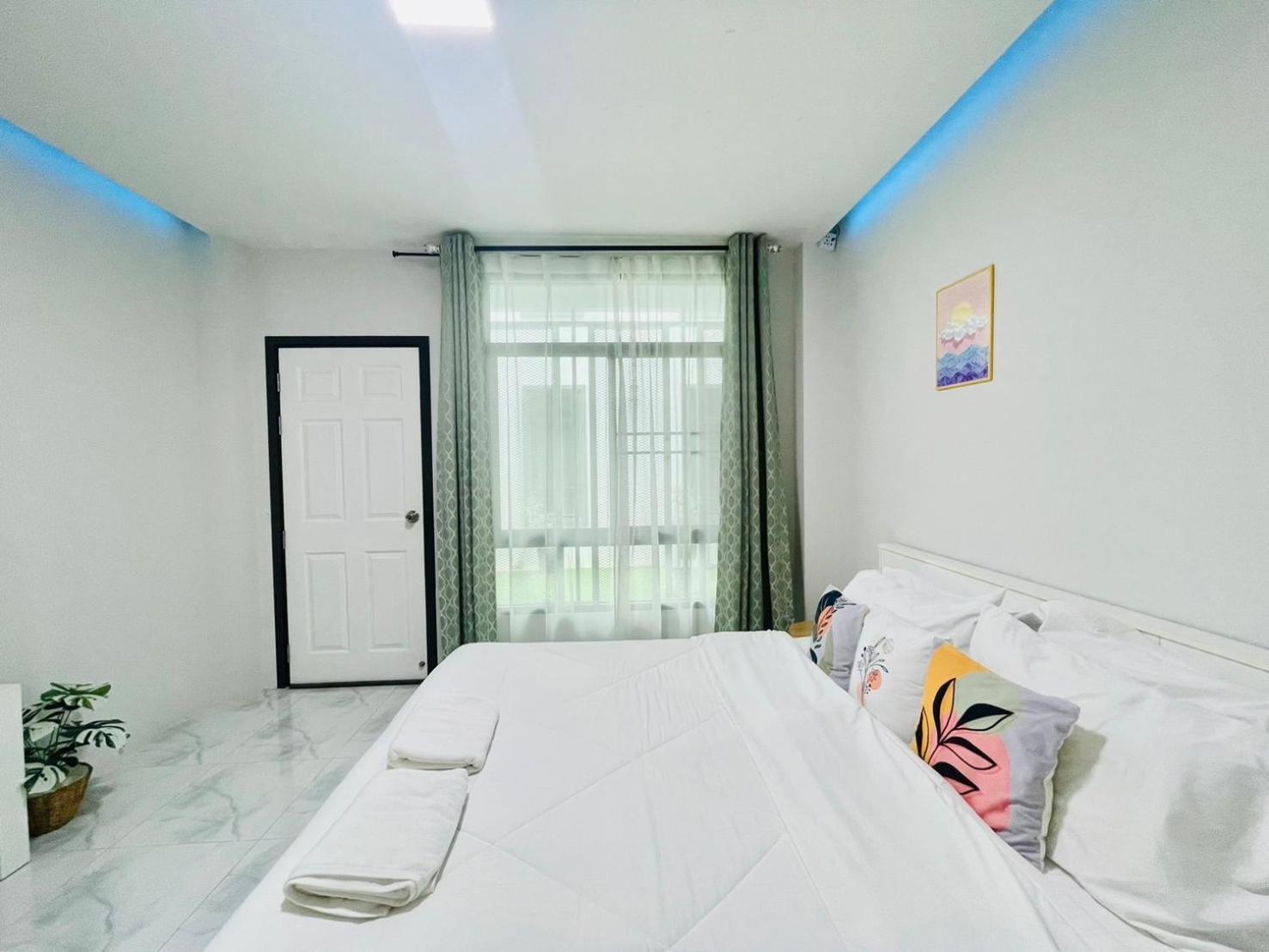 Sky View And Chiangmai Hostel