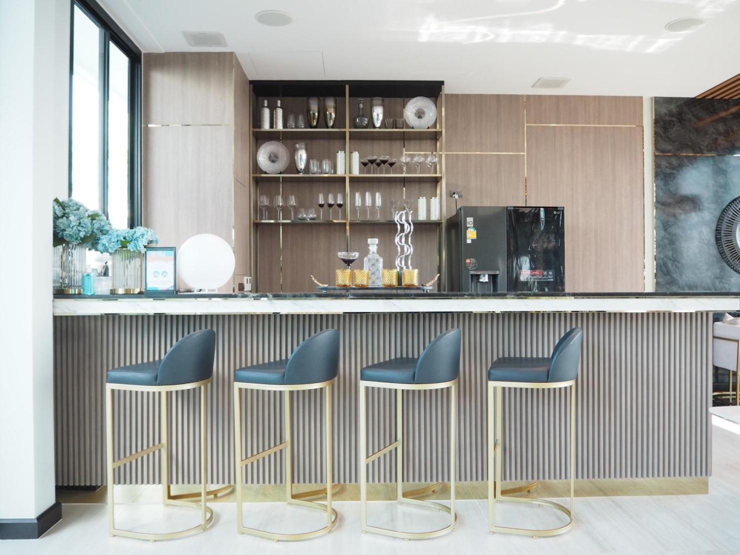 Astra Sky River Changkhlan Apartment *