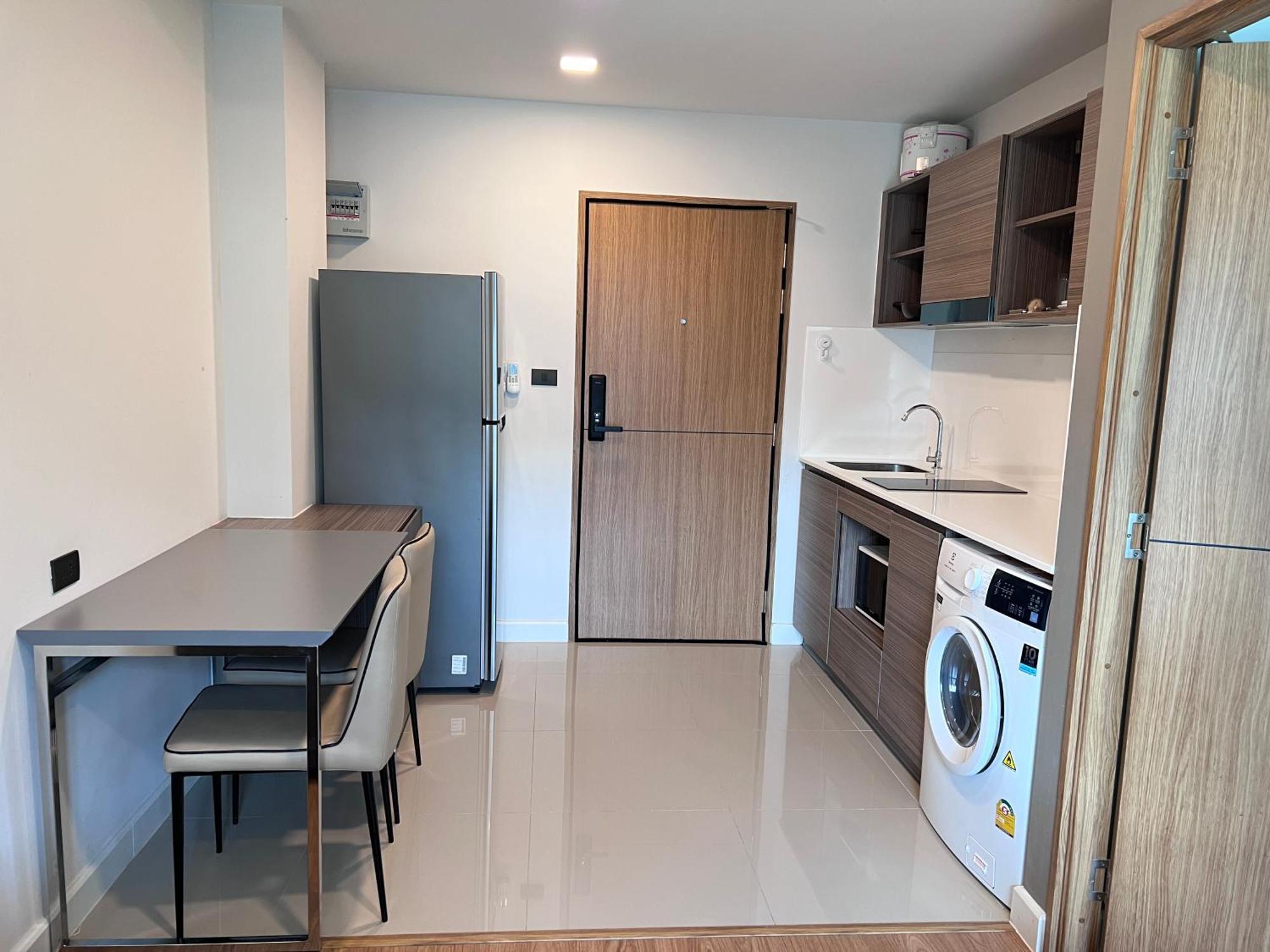 Arisecondo 泳池景观套房04号房 * Chiang Mai