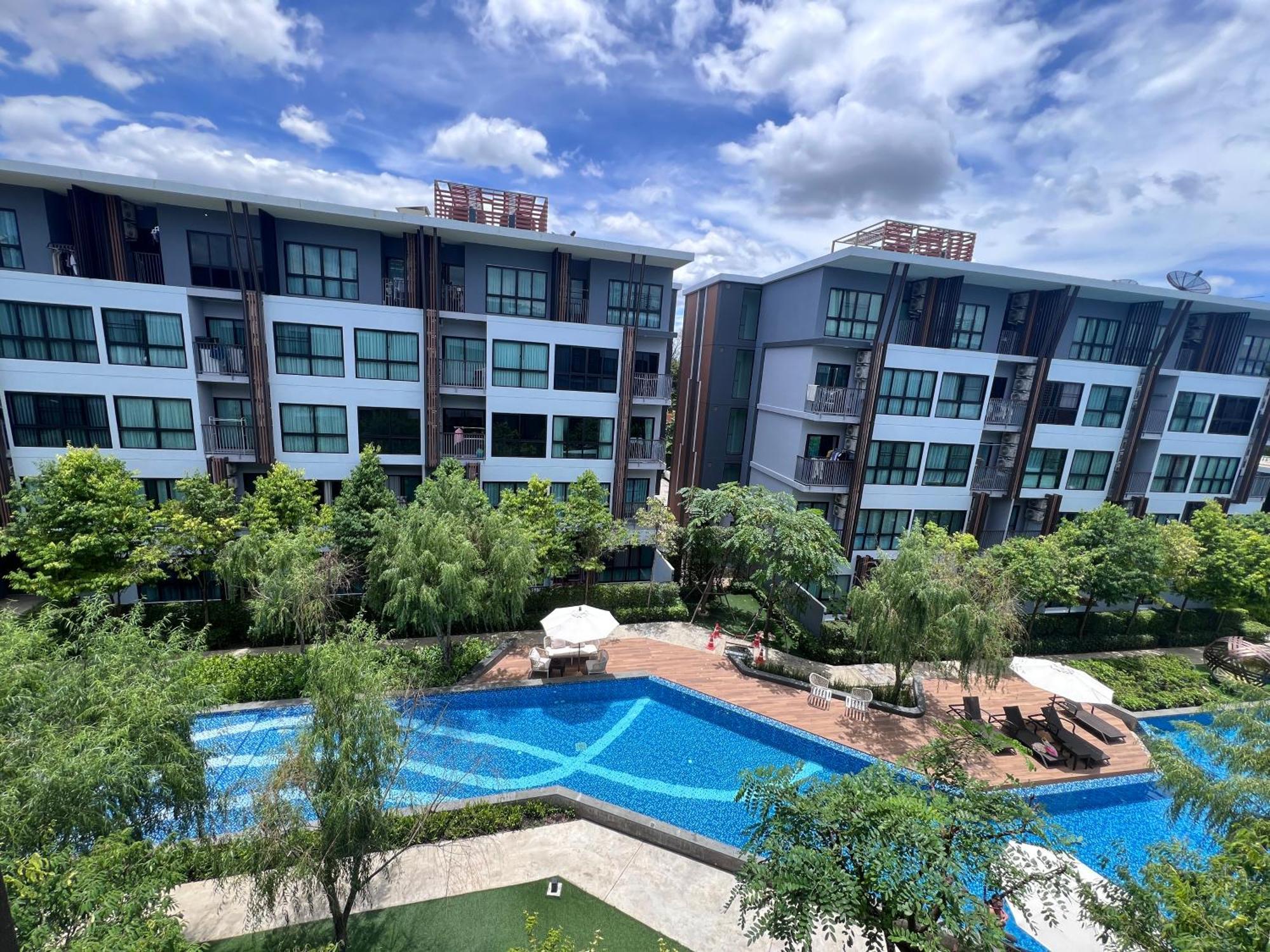 Arisecondo 泳池景观套房04号房 * Chiang Mai