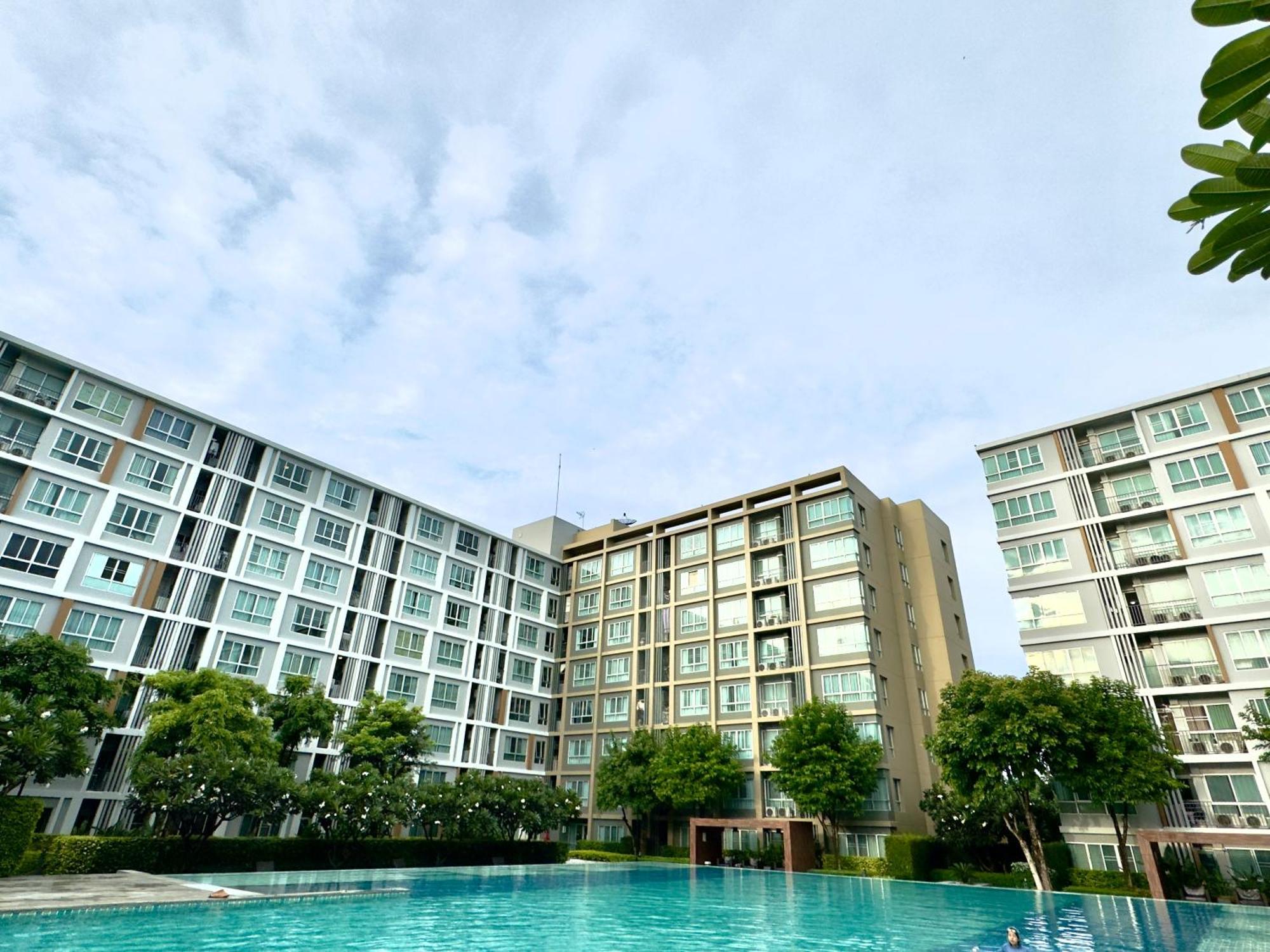 Dcondo Is Next To The Mall Chiang Mai