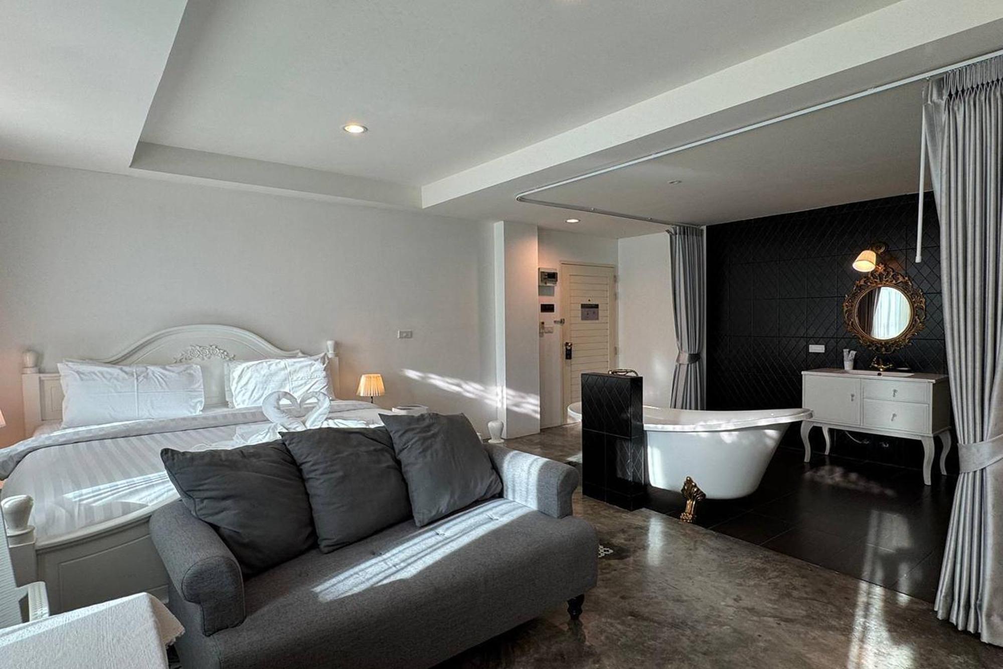 Hotel Nidhra Lanna Chiang Mai