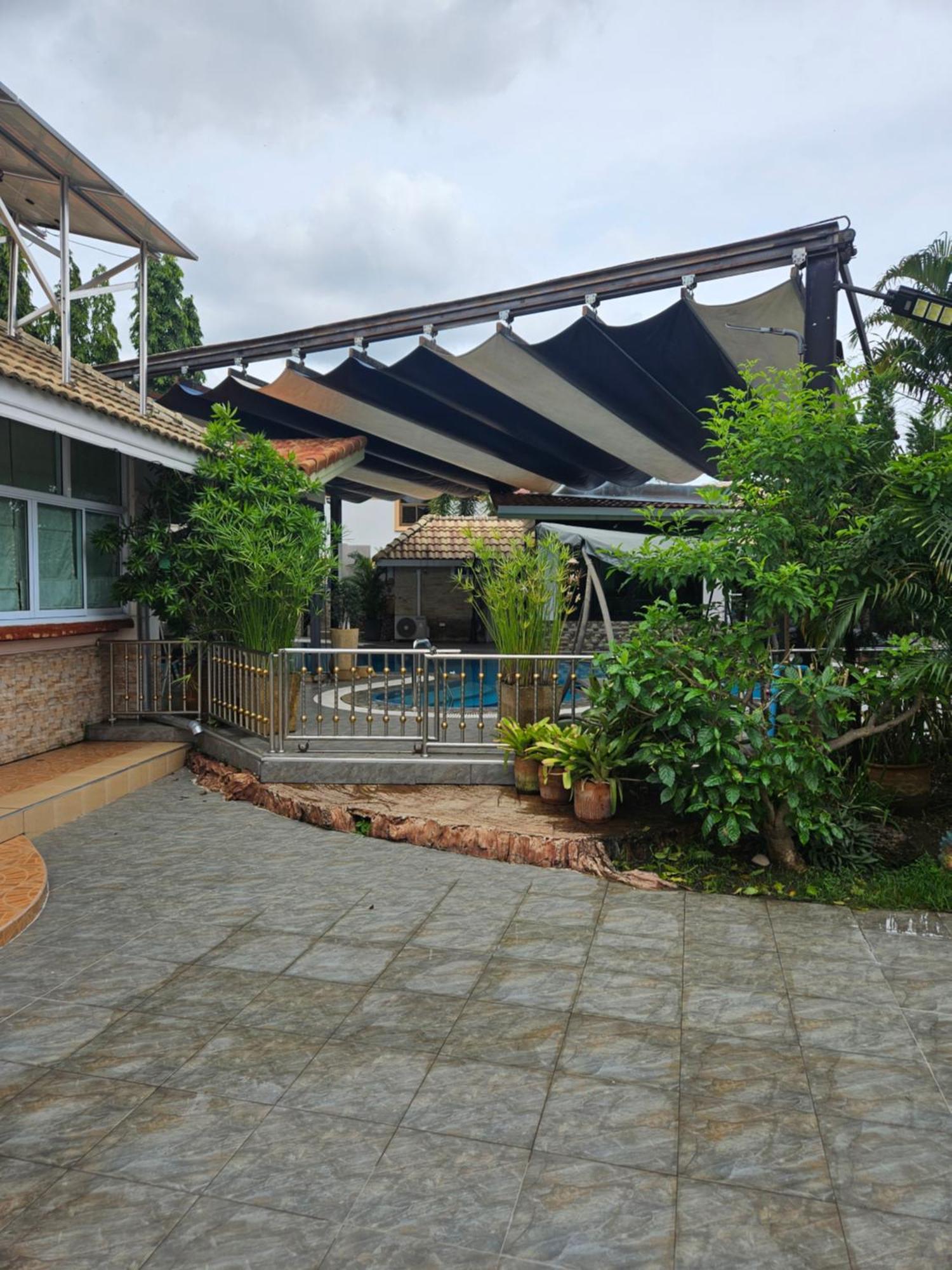 Separate House With Swimming Pool Villa *