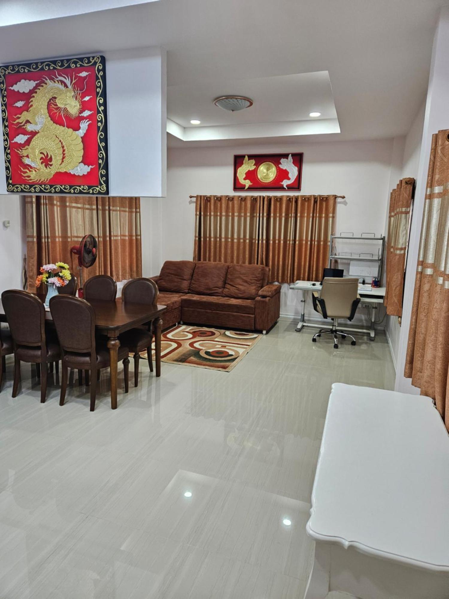 Separate House With Swimming Pool Villa Chiang Mai