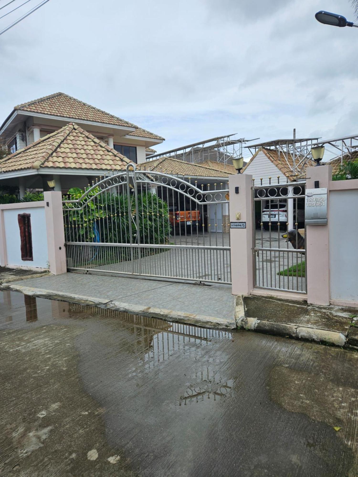Separate House With Swimming Pool
