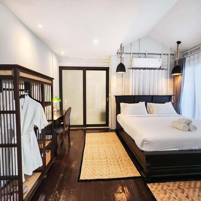 Siraburi Boutique Pool At Center Of Old Town Villa Chiang Mai