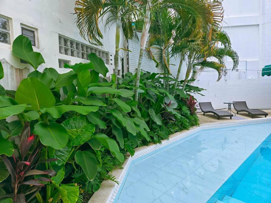 Villa Siraburi Boutique Pool At Center Of Old Town