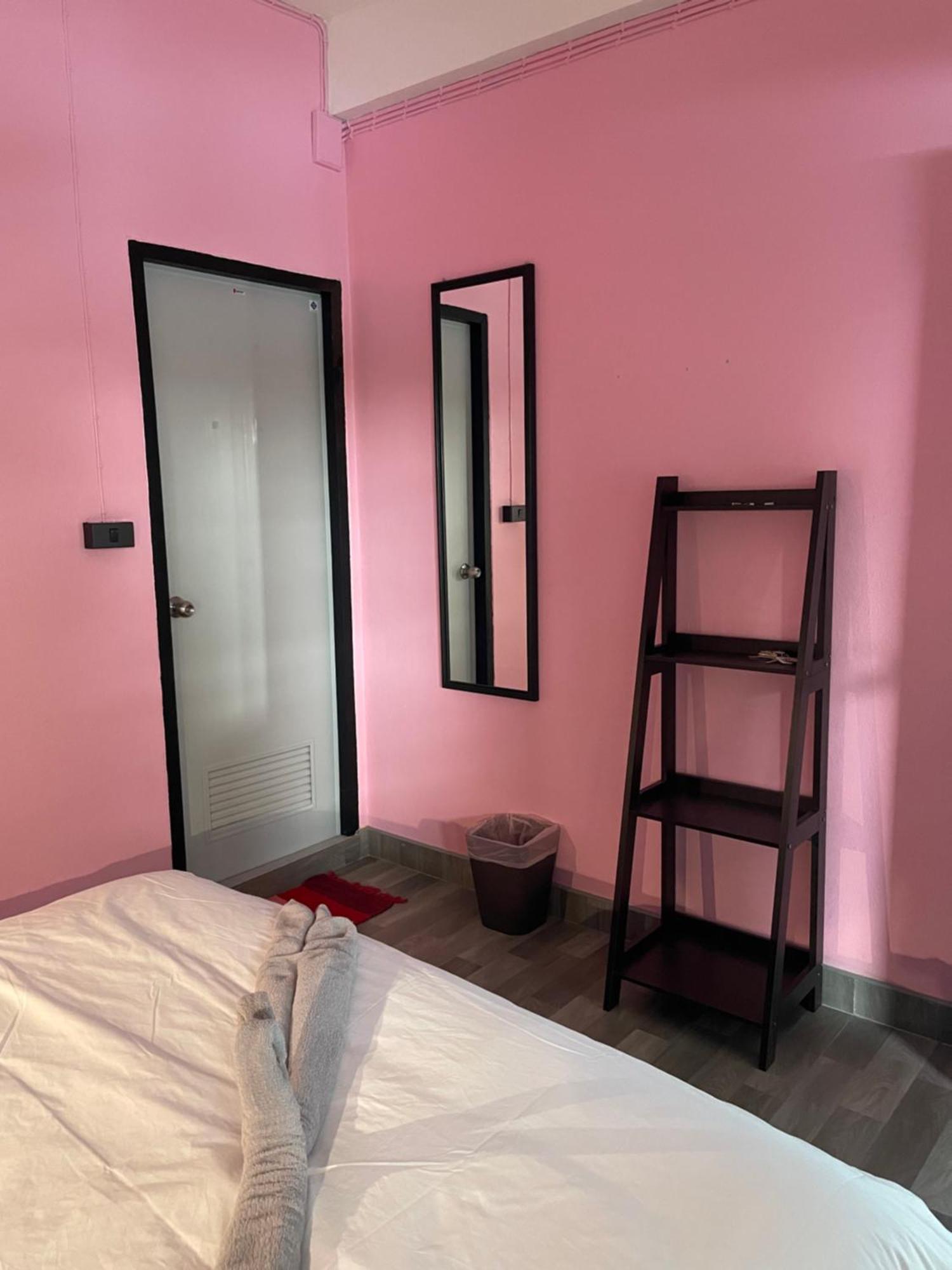Hostel Revolution - Old Town *