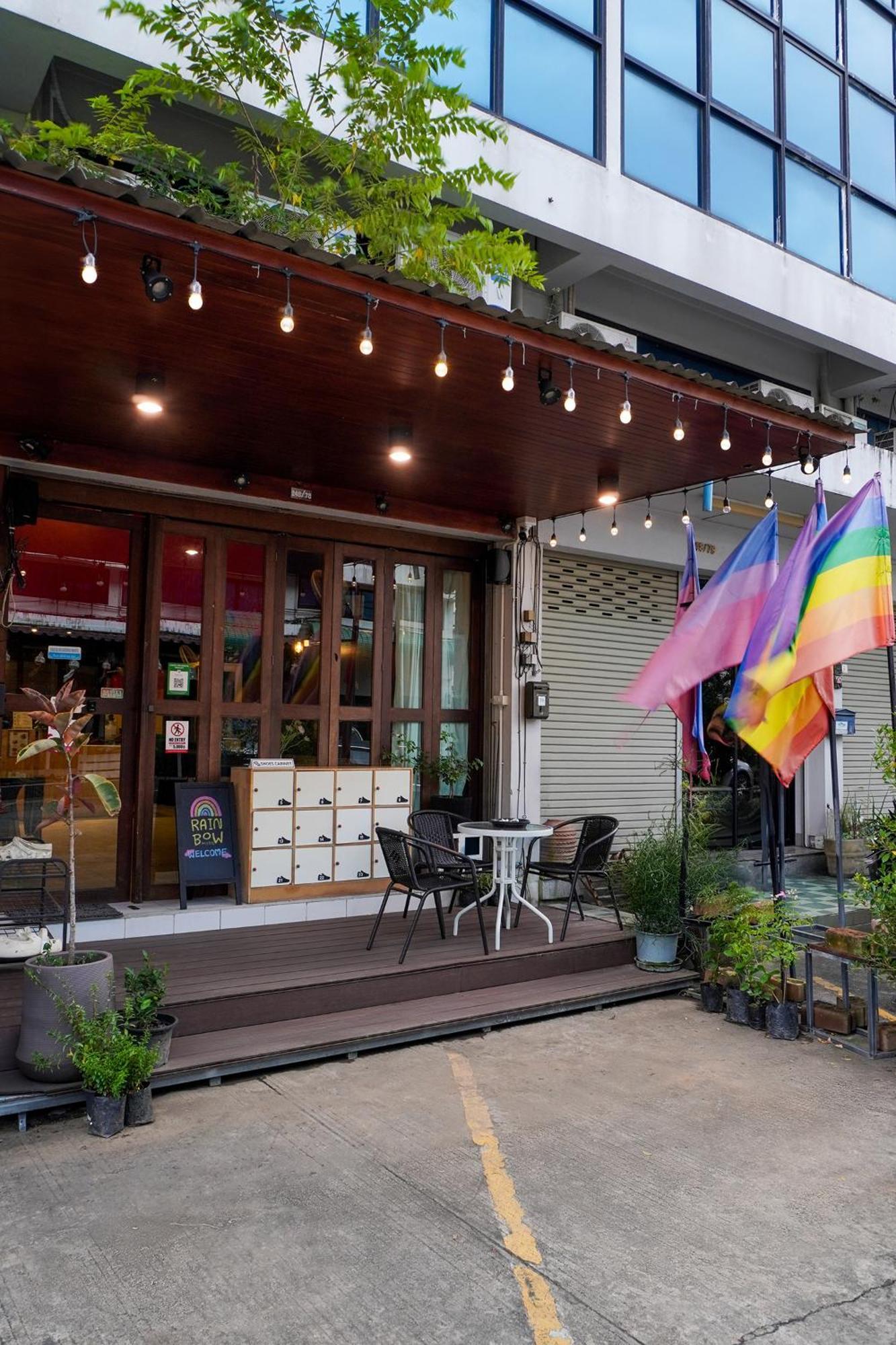 Rainbow Hostel *