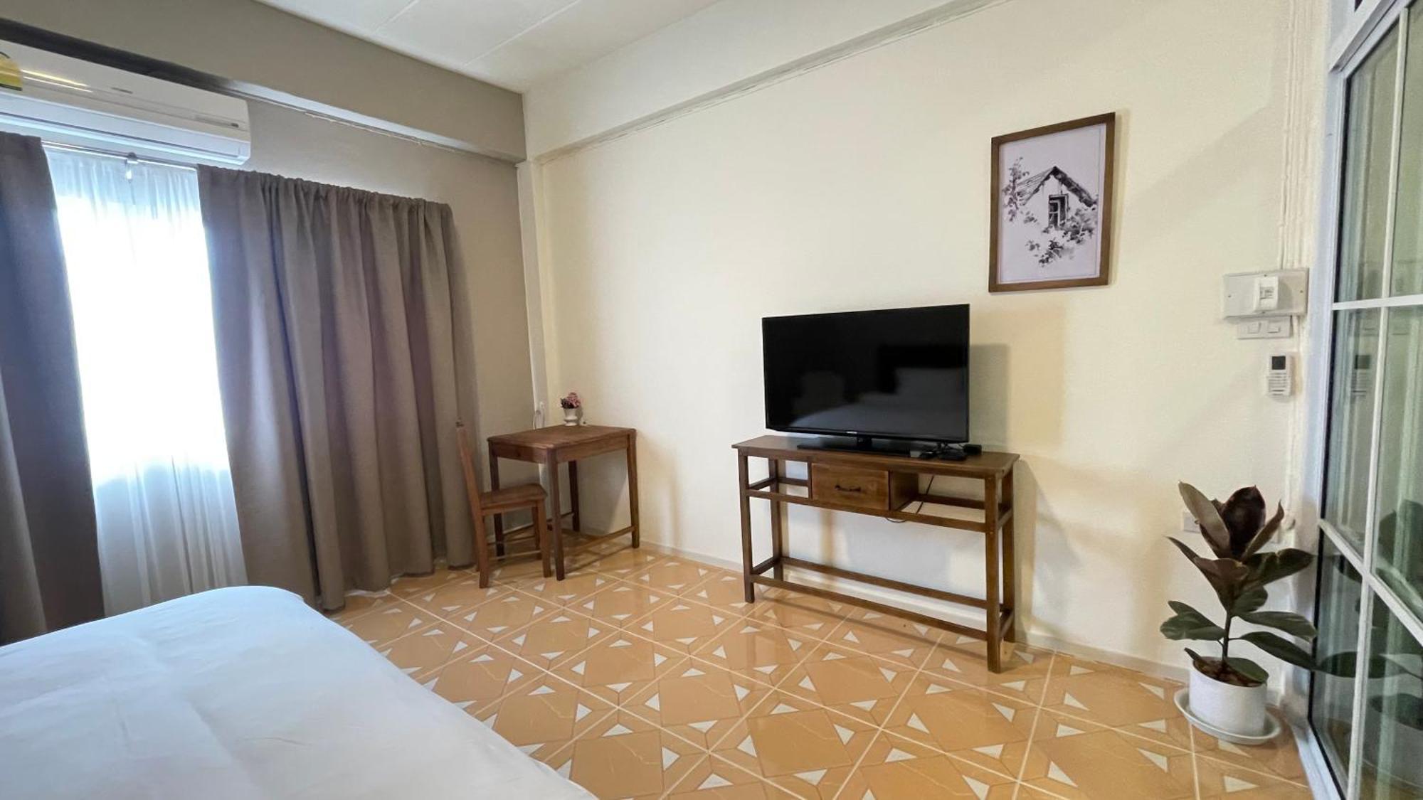 Ay's House Aparthotel Chiang Mai