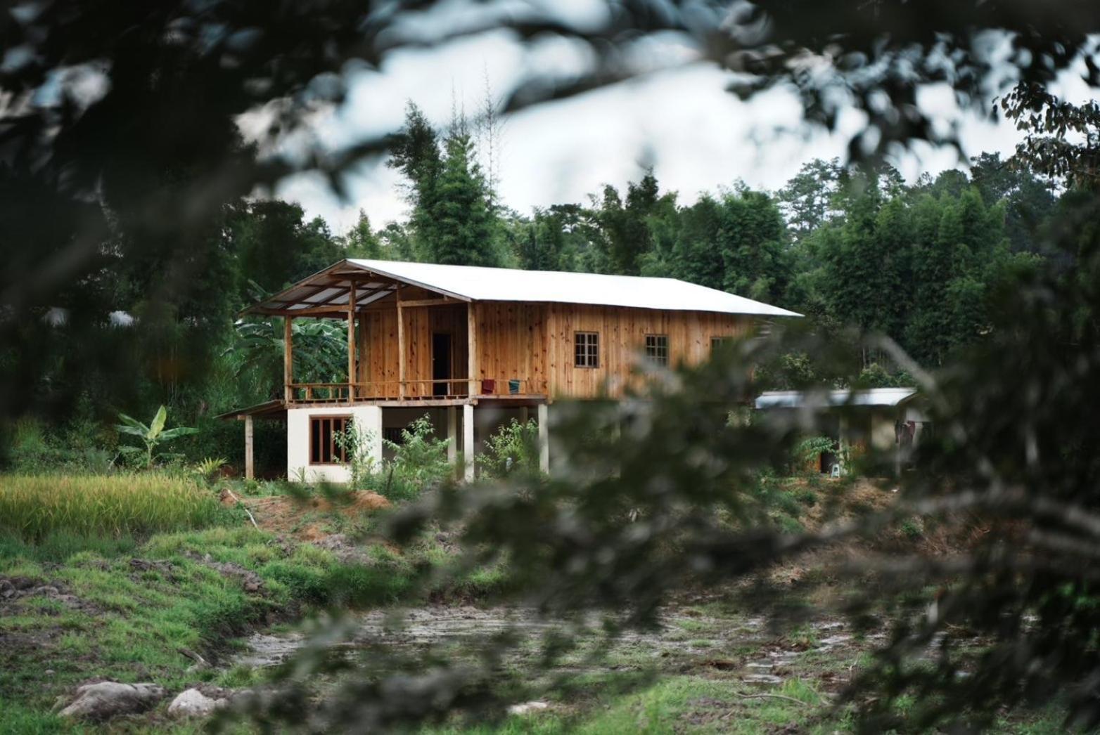 Por Joi ,por Dee House Albergue Chiang Mai