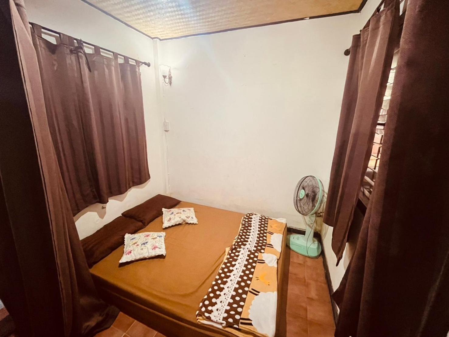 Hug Glur House Tour And (adults Only) Hostel