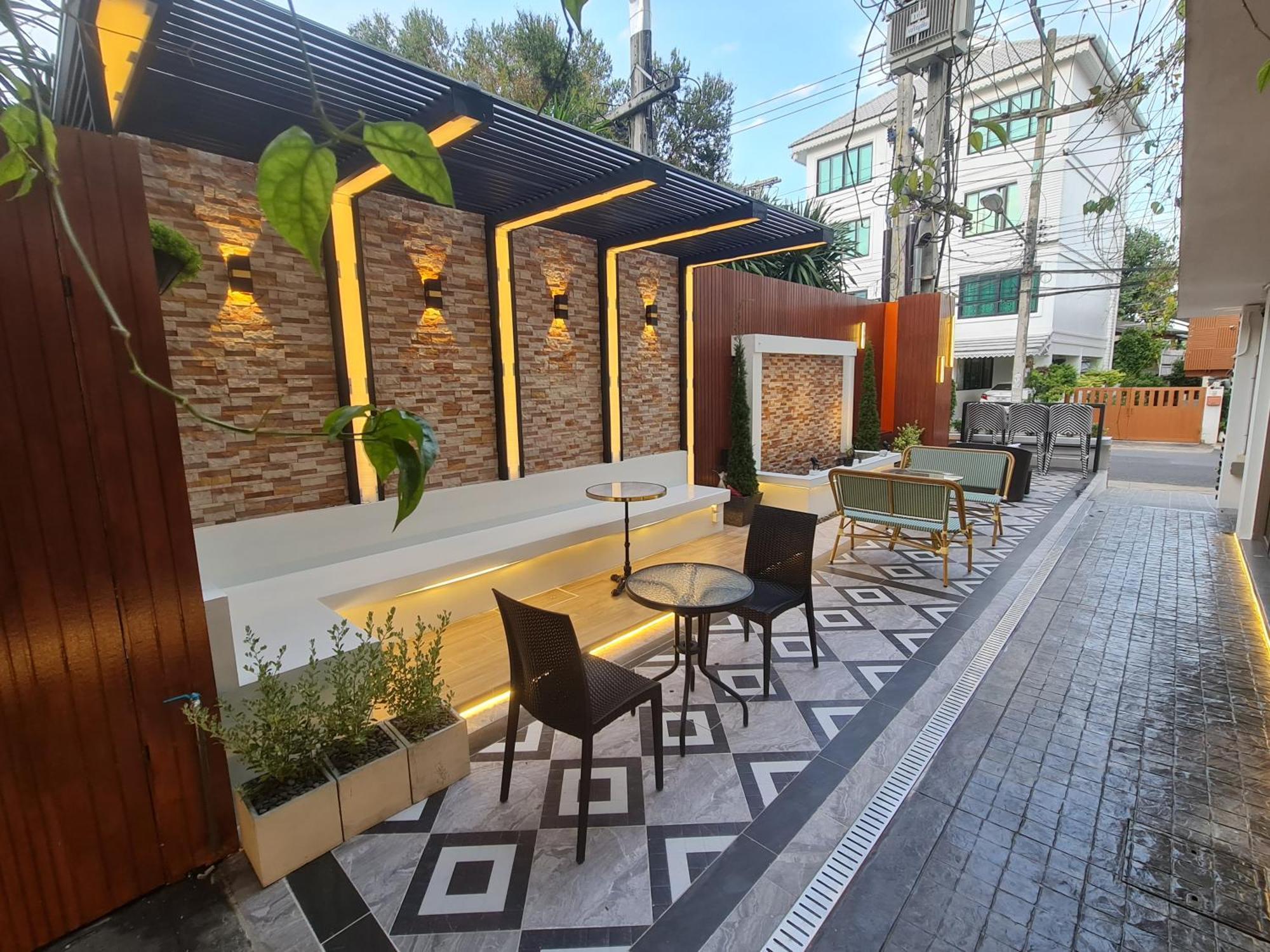 9 Luxury Boutique Hotel