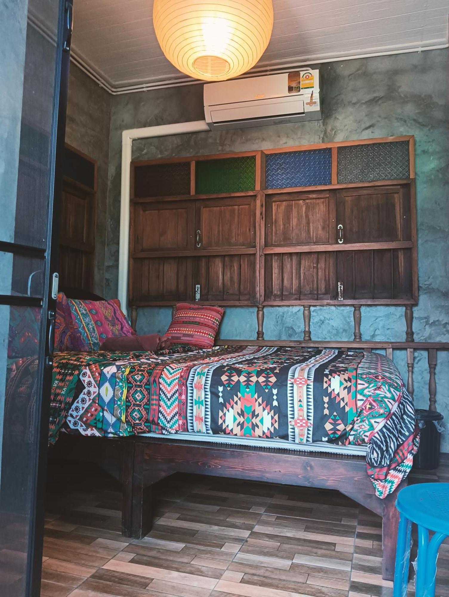 Huen Chiang Man (adults Only) *