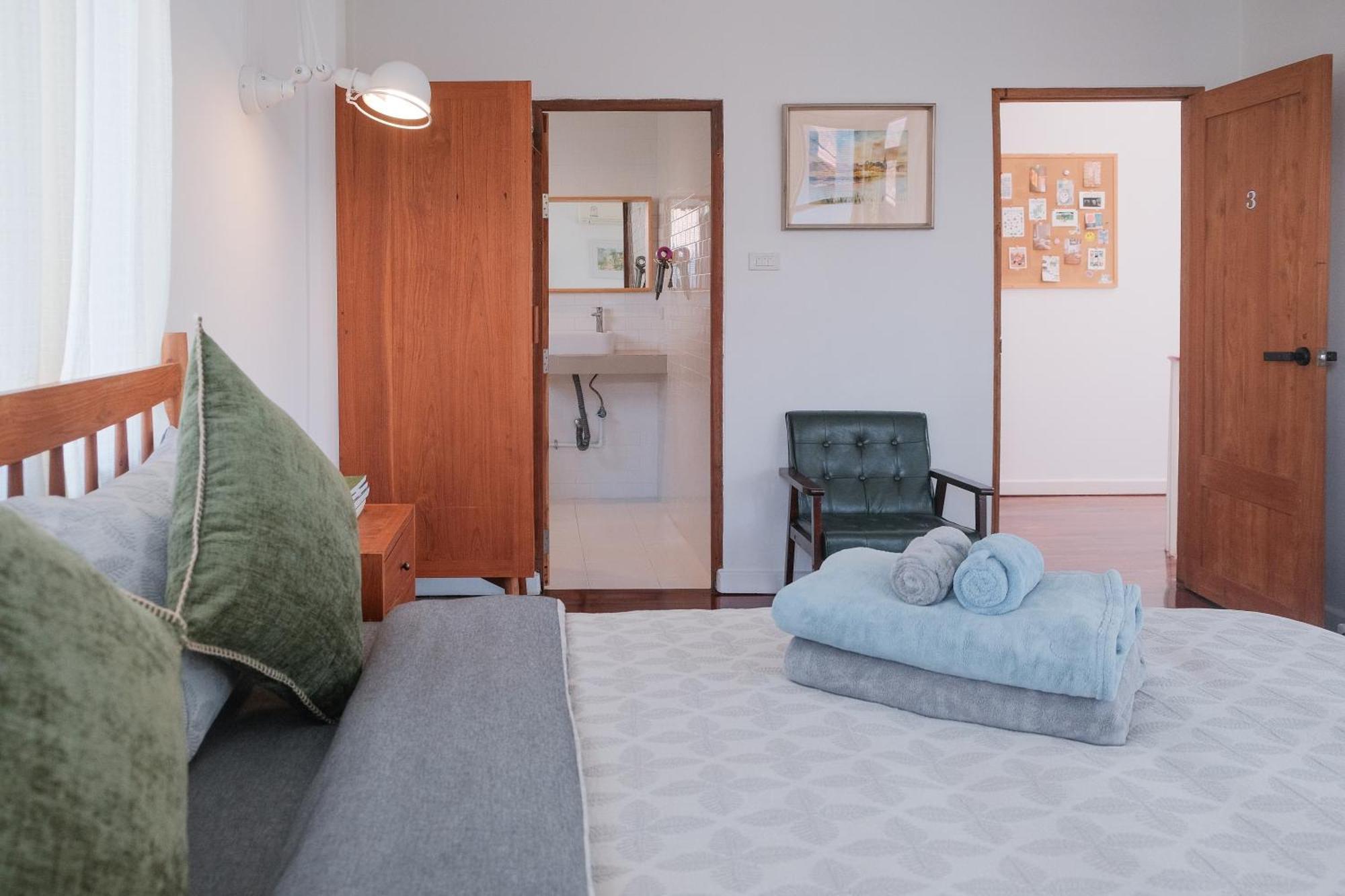 Homestay Hug House A