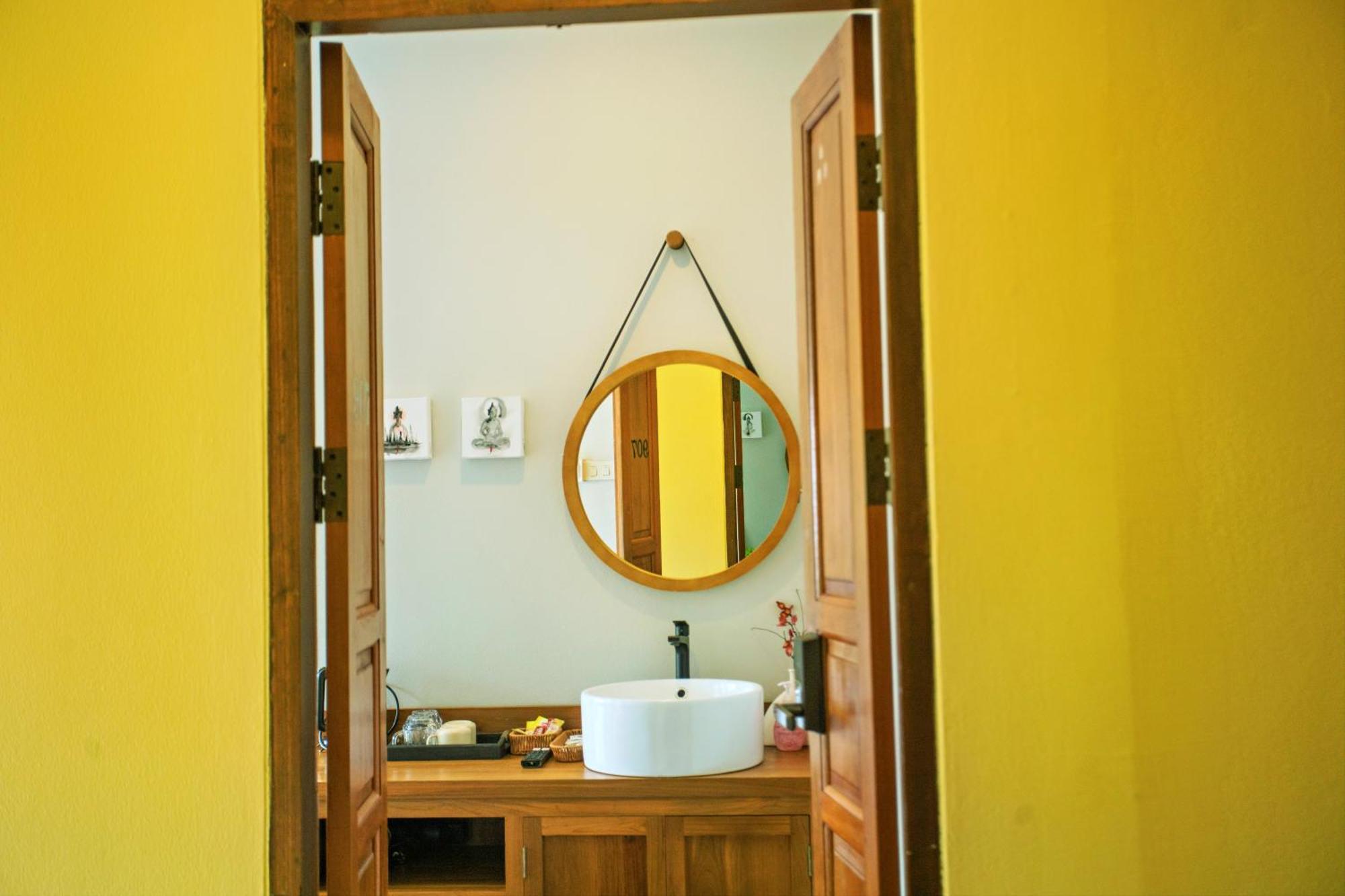 Art House Old Homestay *
