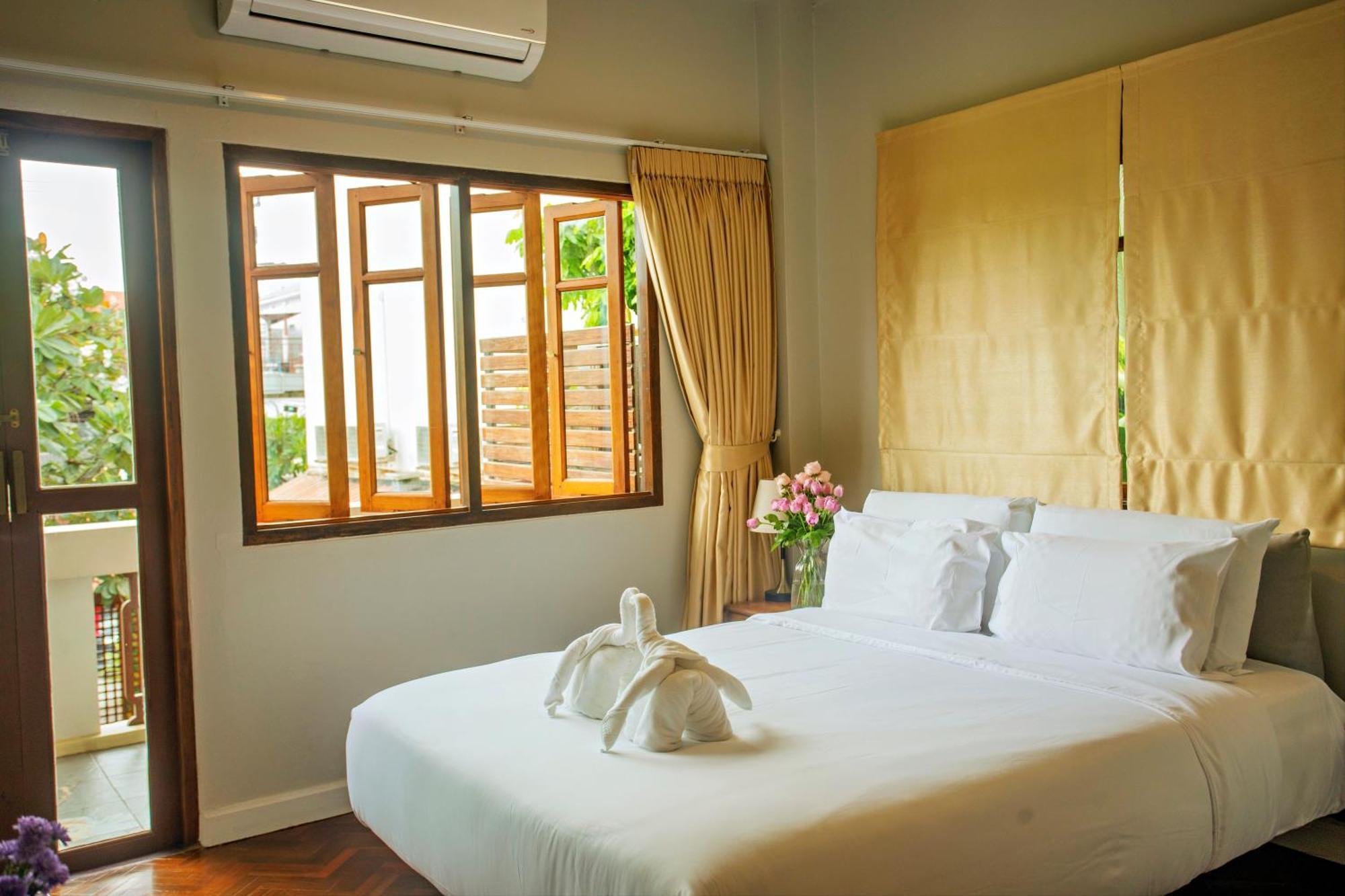 Art House Old Homestay Chiang Mai