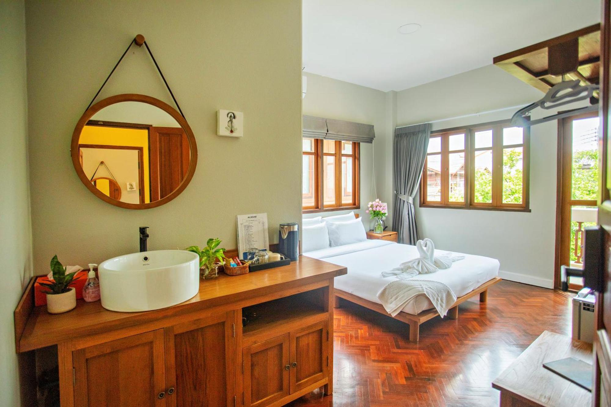 Art House Old Homestay Chiang Mai
