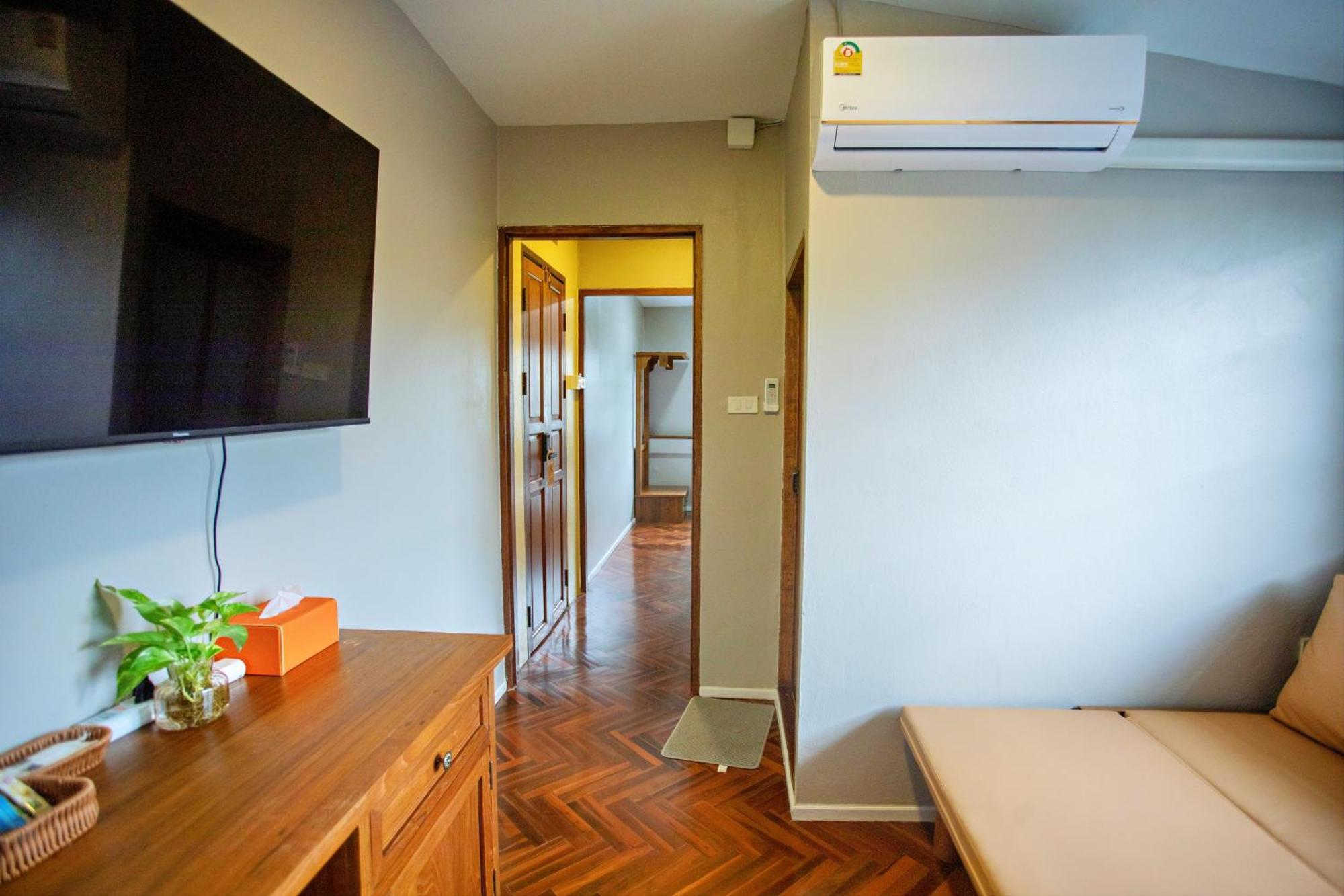 Homestay Art House Old