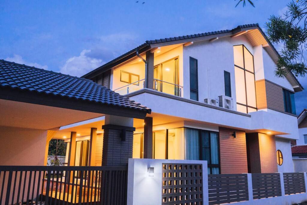Ma-umi Pool 4 Bedrooms Villa Chiang Mai