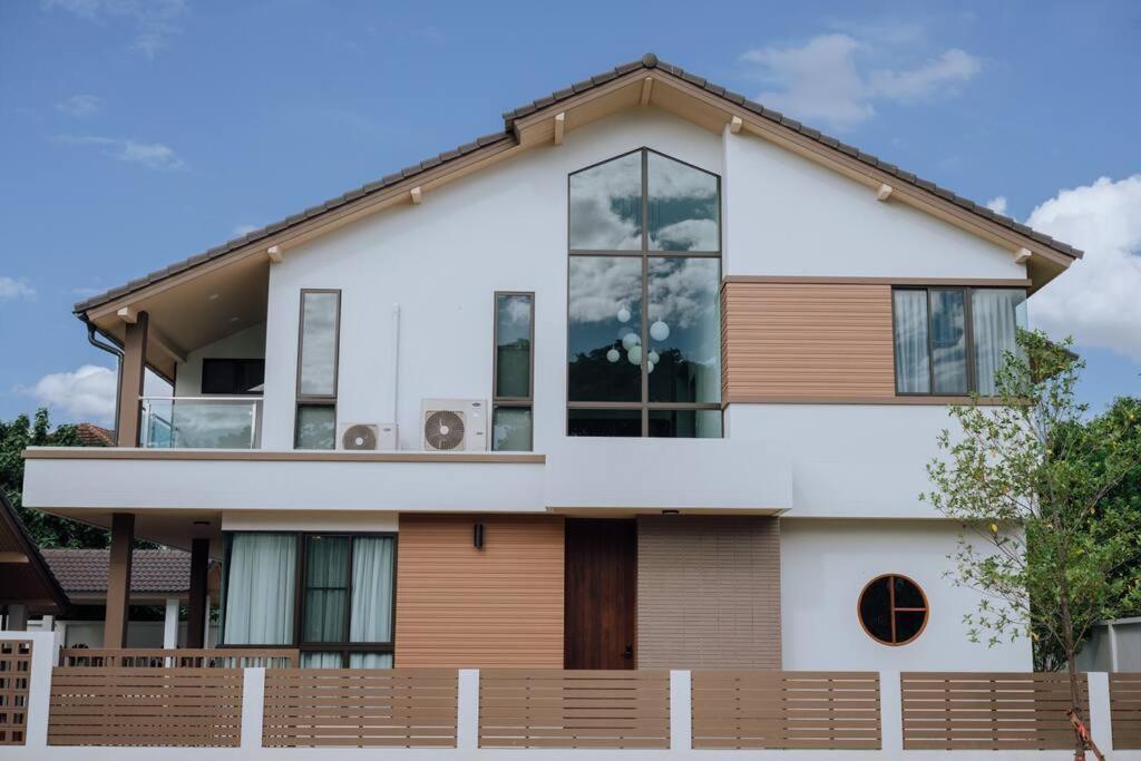 Ma-umi Pool 4 Bedrooms Villa Chiang Mai