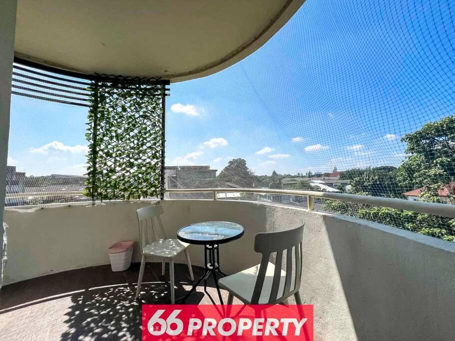 Apartment Spacious 2 Bedroom Near Train Station - 10 Min To Old