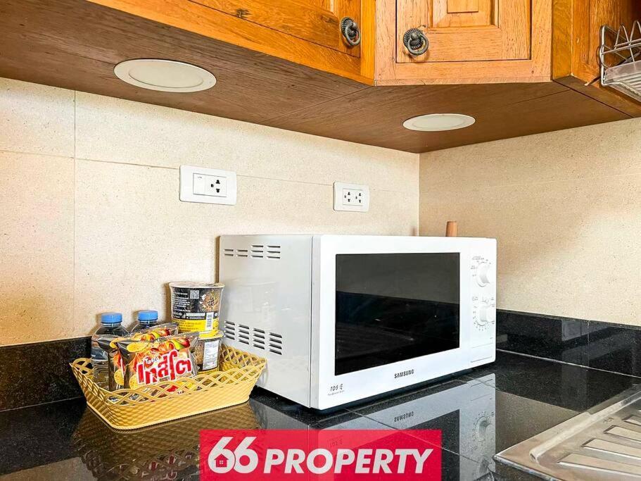 Spacious 2 Bedroom Near Train Station - 10 Min To Old *
