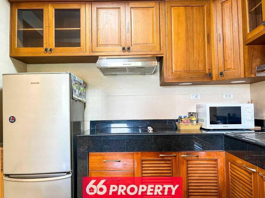 Spacious 2 Bedroom Near Train Station - 10 Min To Old