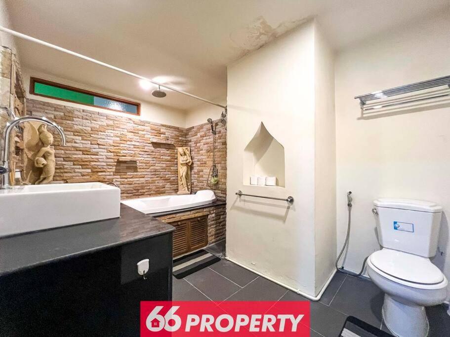 Apartment Spacious 2 Bedroom Near Train Station - 10 Min To Old