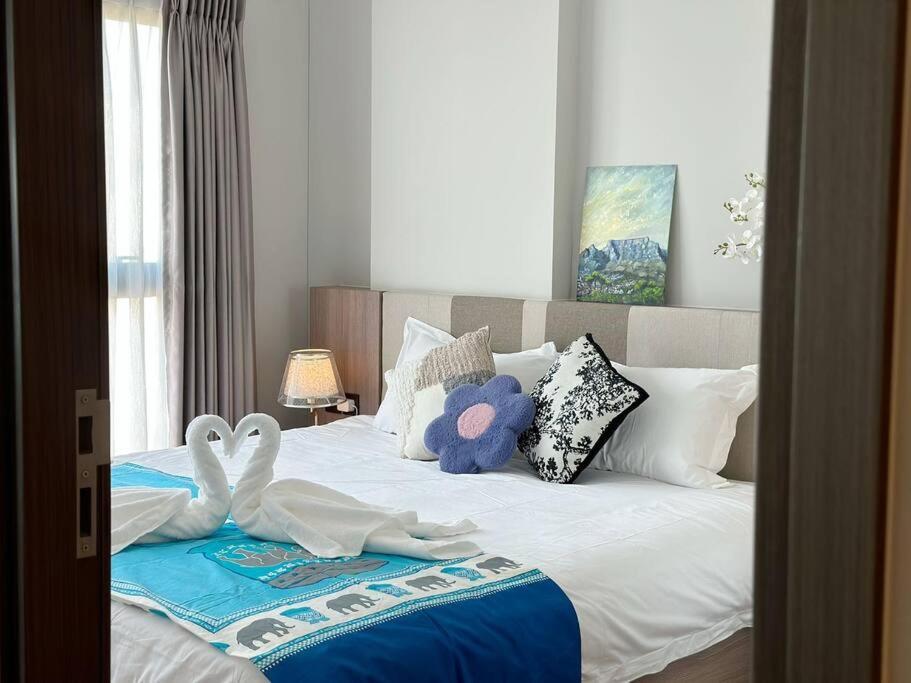 African Delight In Astra Sky River Chiang Mai