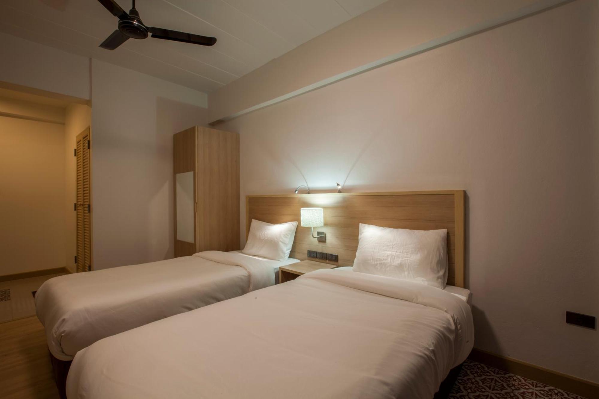 Rcn Court & Hotel 2*