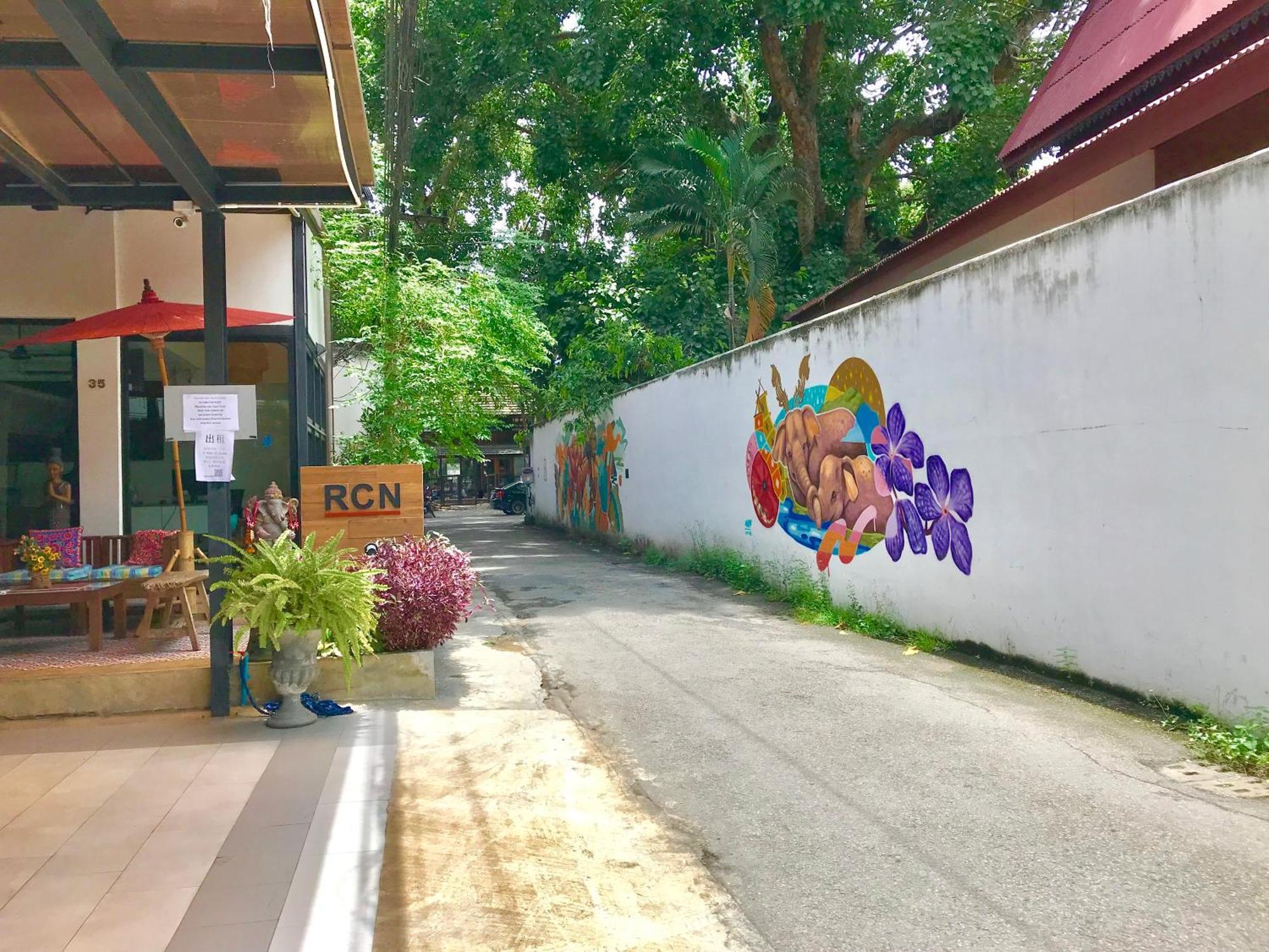 Hotel Rcn Court & 2*