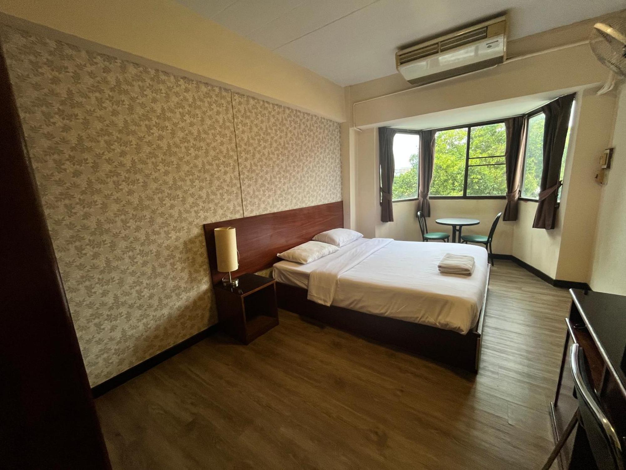 Hotel Rcn Court & 2*