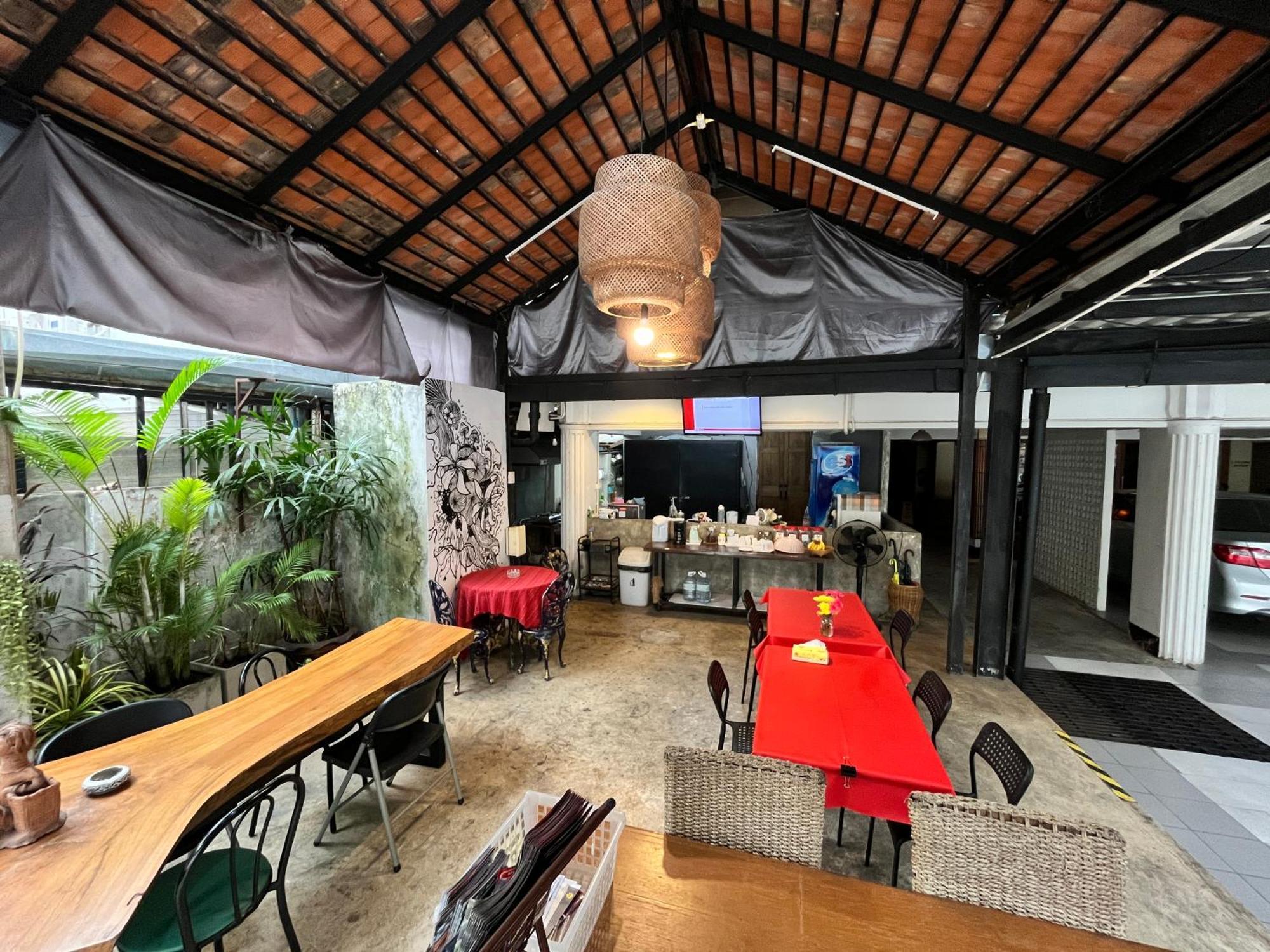 Rcn Court & 2* Chiang Mai