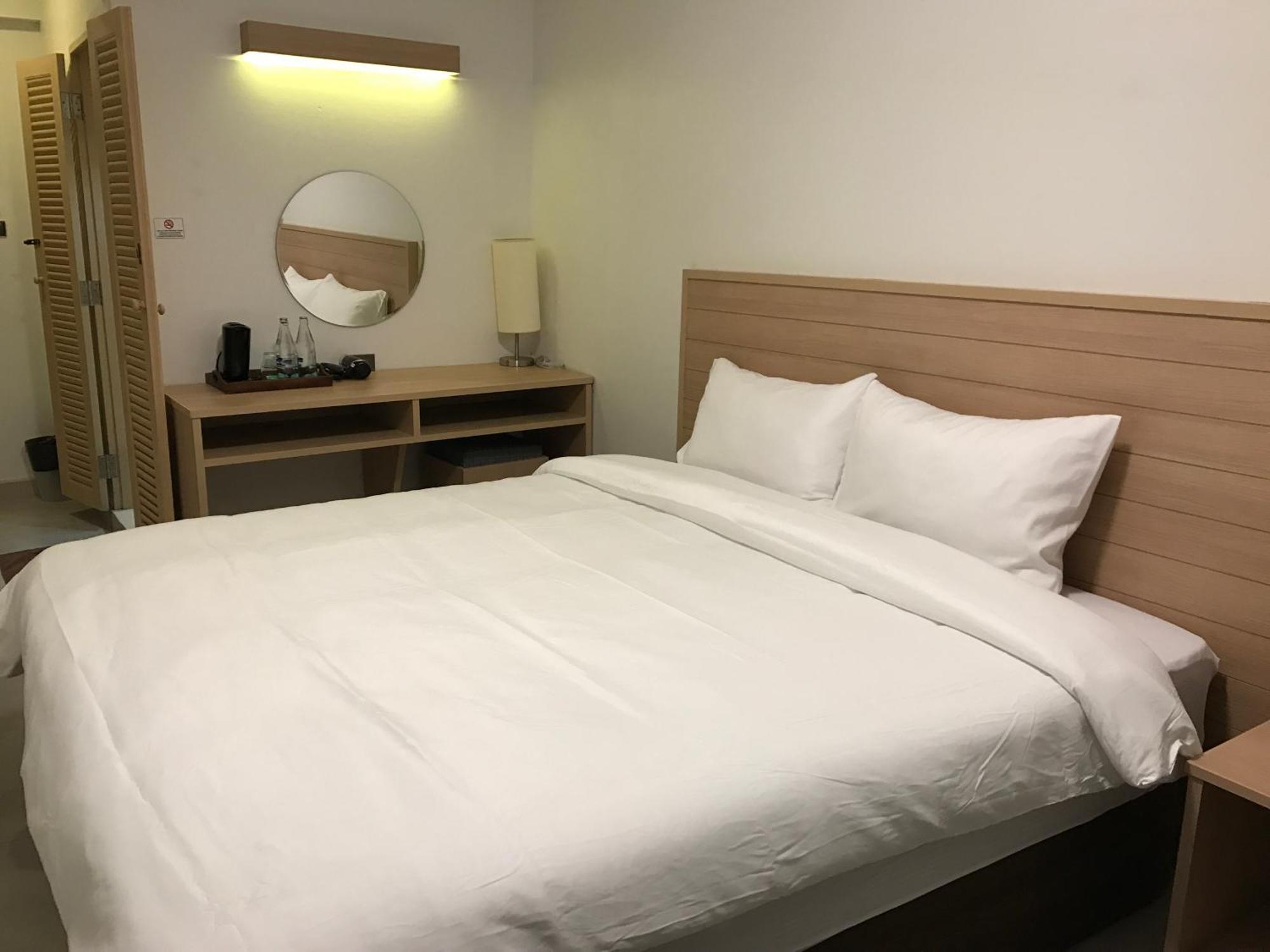 Hotel Rcn Court &