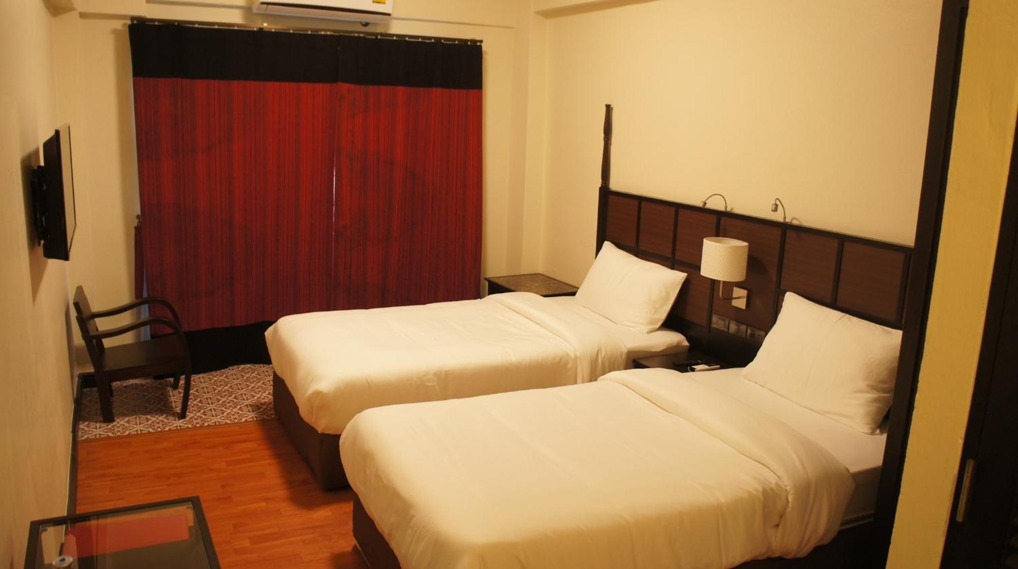 Hotel Rcn Court & 2*