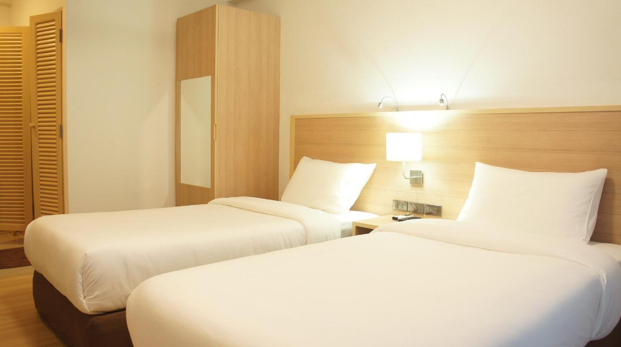 Rcn Court & Hotel 2*