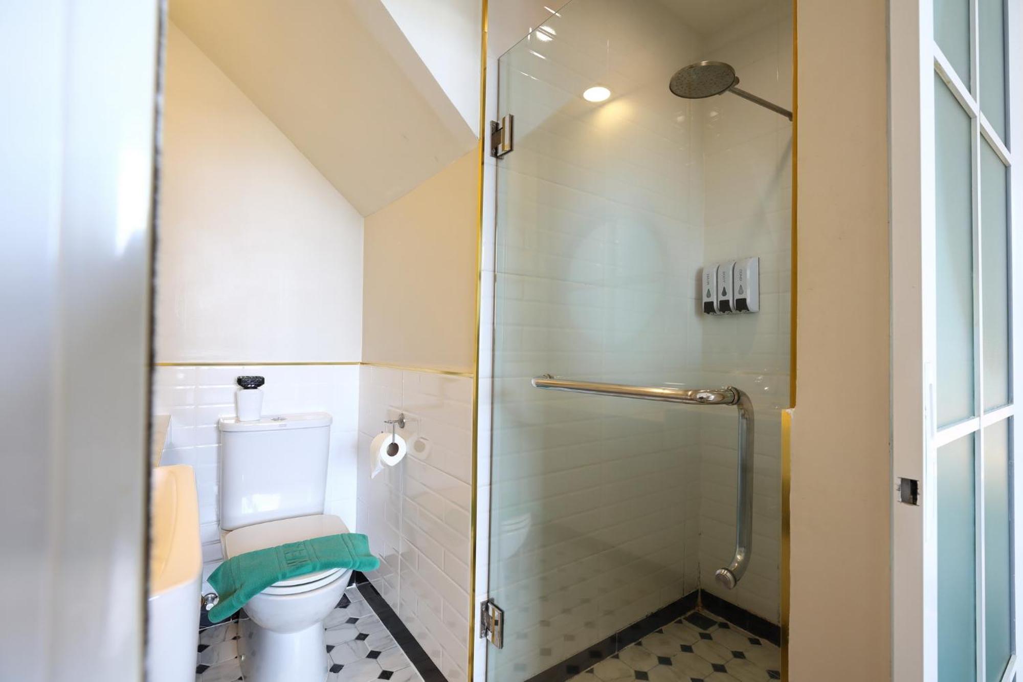 Poshtel Haven 3*