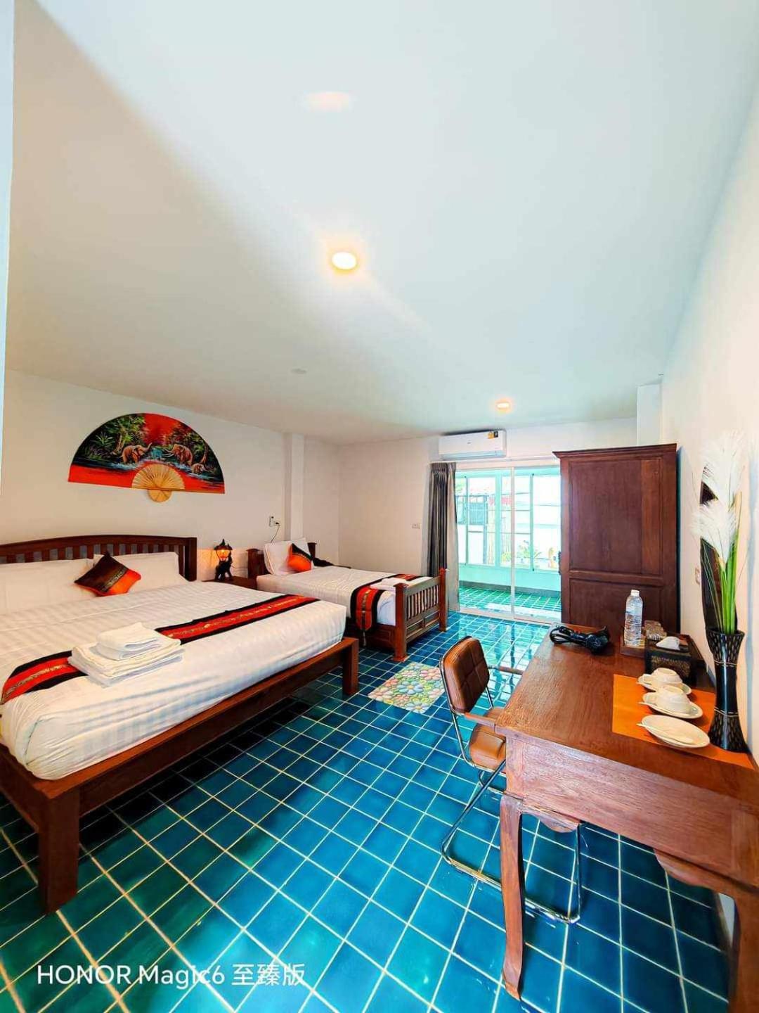 Baan Khlong Mae Kha