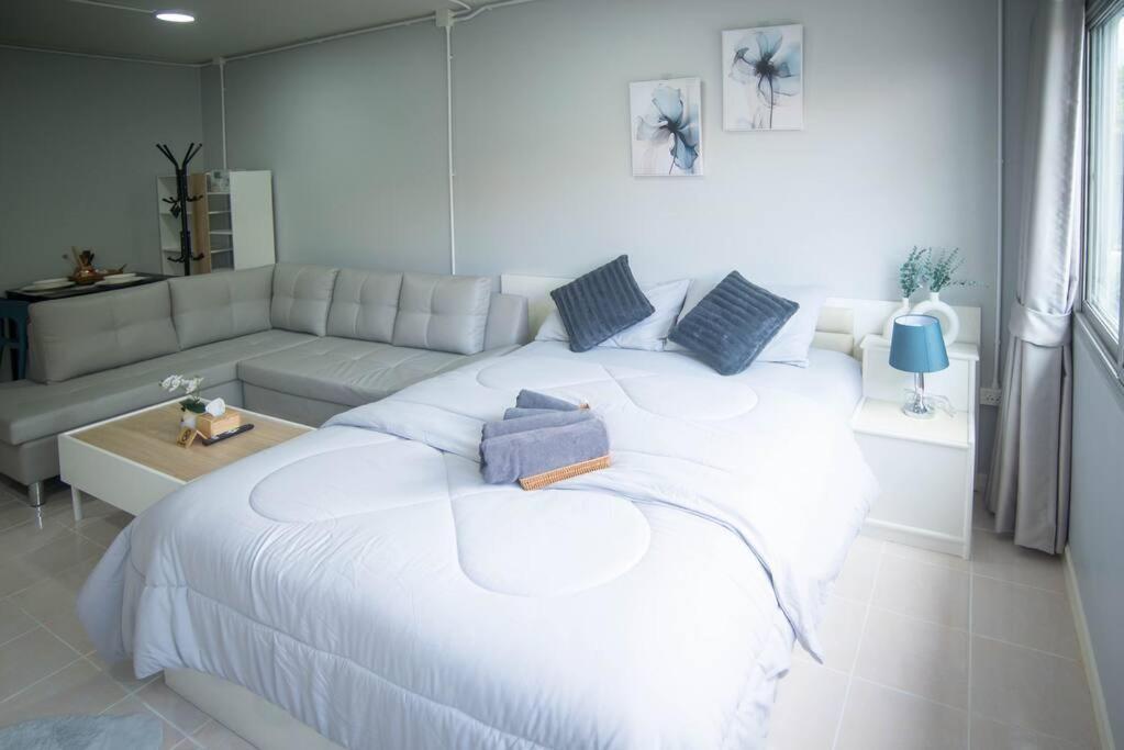 Cozy In Nimman Heart At Doorstep Apartment *