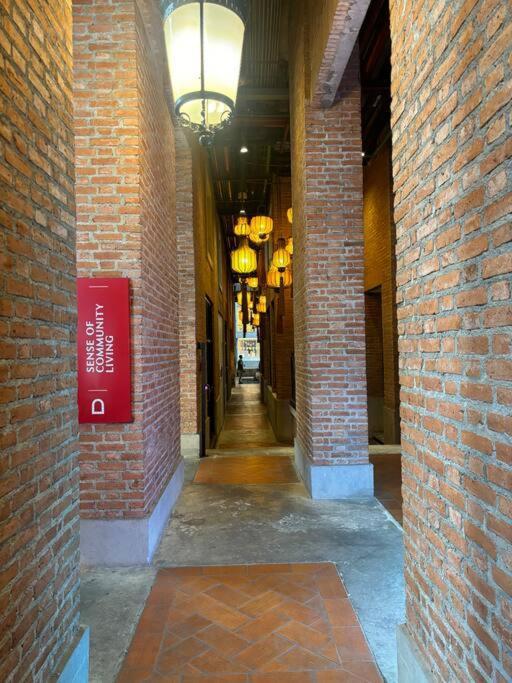 Cozy In Nimman Heart At Doorstep Apartment